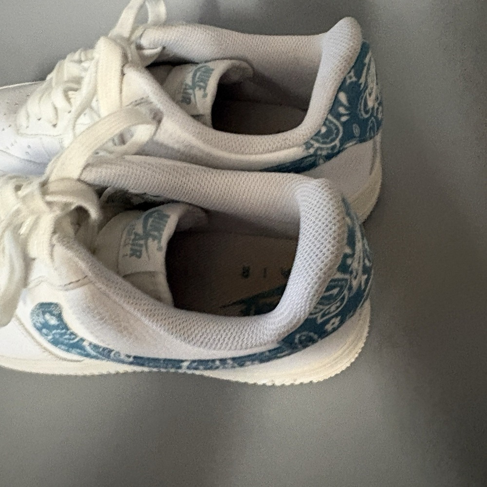 Nike Air Force 1 Low '07 Sneakers Womens 9 White Blue Paisley DH4406-100 - Picture 13 of 16